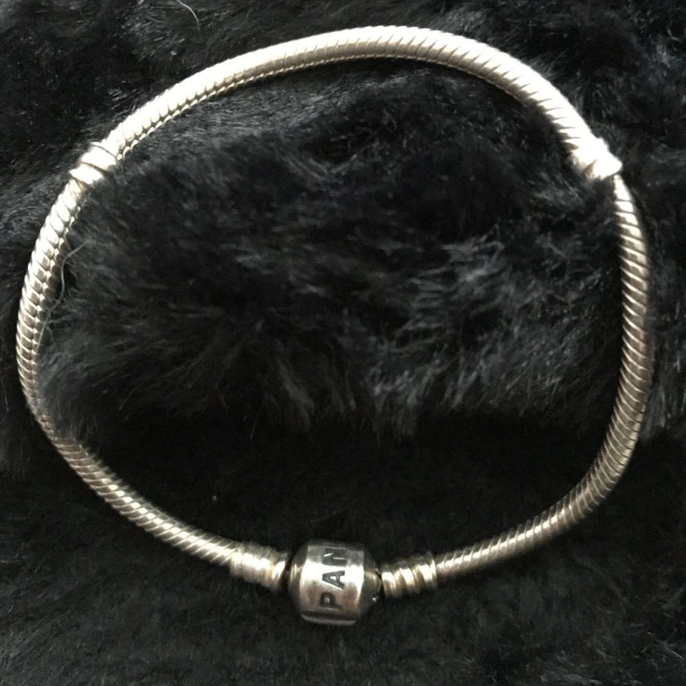 CLASSIC PANDORA STERLING SILVER 7 inch BRACELET